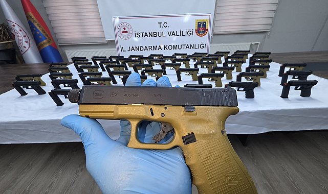 Eyüpsultan'da taksinin bagajından 108 tabanca çıktı; 2 şüpheli tutuklandı