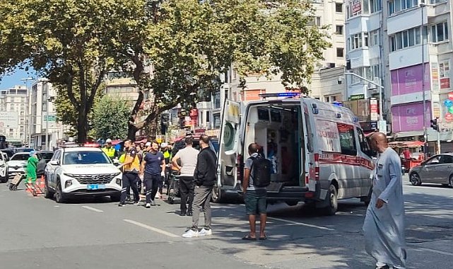 Fatih'te yolun karşısına geçerken 2 minibüsün çarptığı yaya öldü