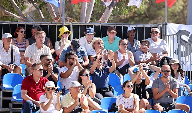 Foça'da U18 Plaj Voleybolu Avrupa Şampiyonası heyecanı sürüyor