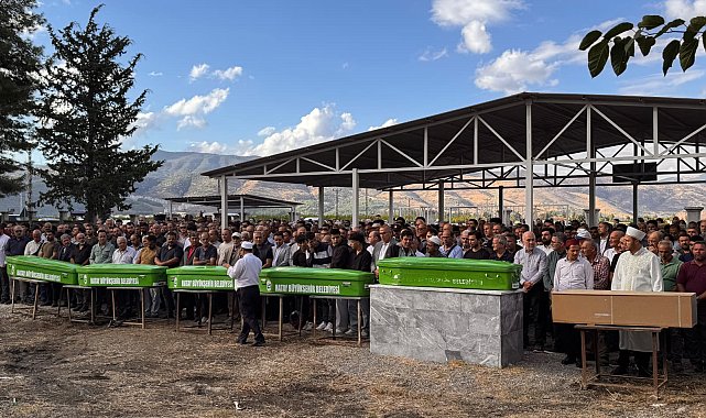 Gaziantep'te kazada ölen 7 kişi toprağa verildi