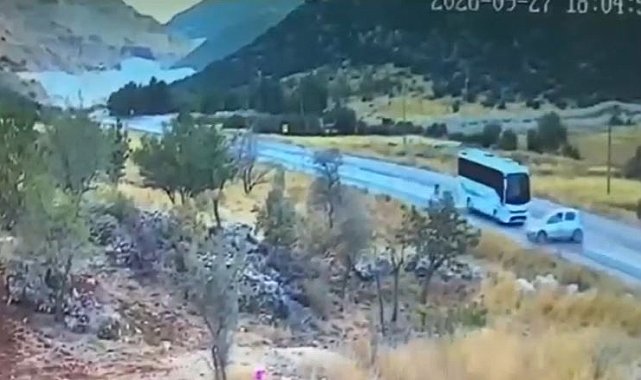 Gaziantep'te yolcu otobüsü ile otomobil çarpıştı; 7 ölü,13 yaralı