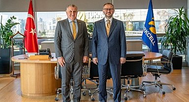Gençlik ve Spor Bakanı Dr. Bak'tan Turkcell'e nezaket ziyareti