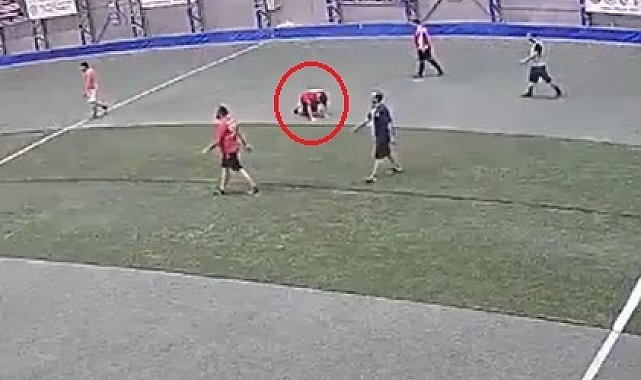 Halı sahada kalp krizi geçiren sağlık çalışanı kurtarılamadı