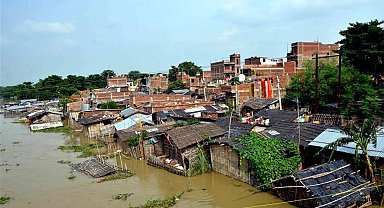 Hindistan ve Nepal'de sel: 83 kişi hayatını kaybetti