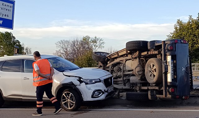 İçinde çocukla birlikte kaçırdığı otomobille yayaya ve 2 araca çarptı; 3 yaralı