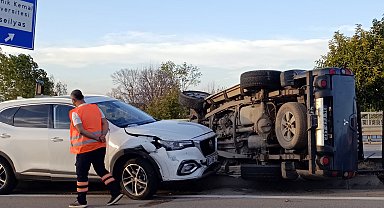 İçinde çocukla birlikte kaçırdığı otomobille yayaya ve 2 araca çarptı; 3 yaralı