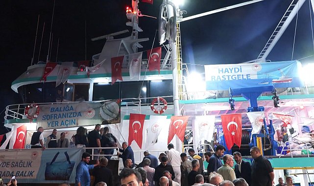 İstanbul'da balıkçılar 'Vira Bismillah' diyerek denize açıldı