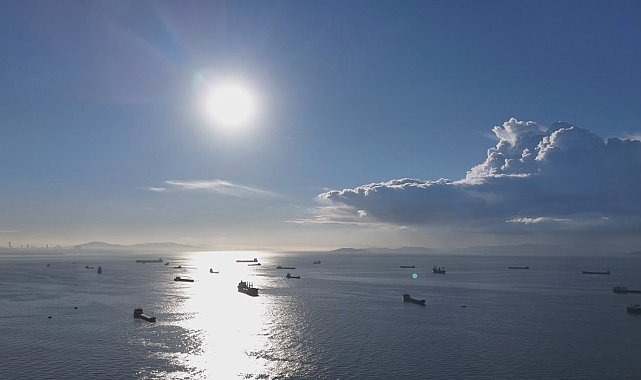 İstanbul'da bulutlar görsel şölen oluşturdu