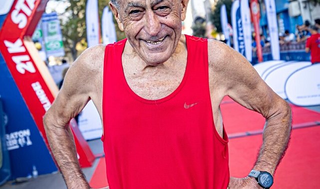 İzmir'de 9 Eylül coşkusu yarı maratonla taçlandı