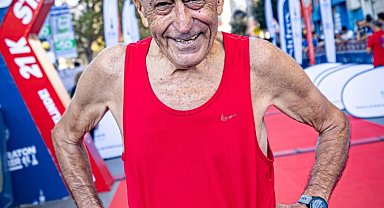 İzmir'de 9 Eylül coşkusu yarı maratonla taçlandı