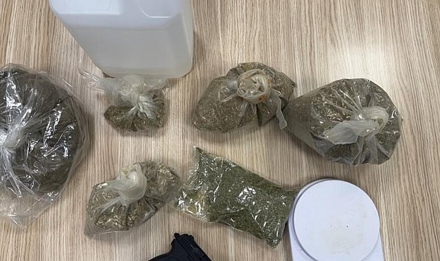 İzmir'de uyuşturucu operasyonu; 4 tutuklama