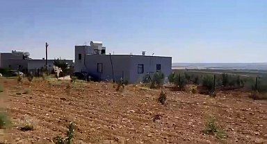 Kadını ağlarken görüp dolandırıldığını öğrenen polis, şüphelileri başka birini dolandırırken yakaladı