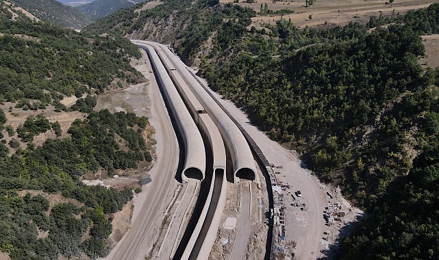 Karadeniz'i Akdeniz'e bağlayan dev projede 49 kilometrelik yolun en zorlu tüneli tamamlandı