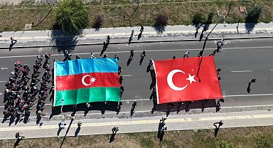 Kars'ta Karabağ şehitleri için 'İki Devlet Tek Yürek' yürüyüşü