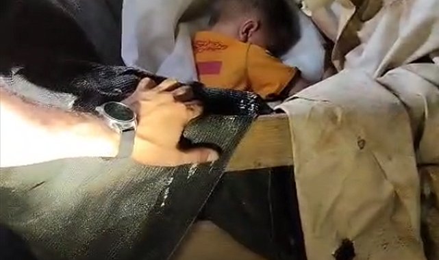 Kaybolan 6 yaşındaki Bünyamin, tahta paletler üzerinde uyurken bulundu
