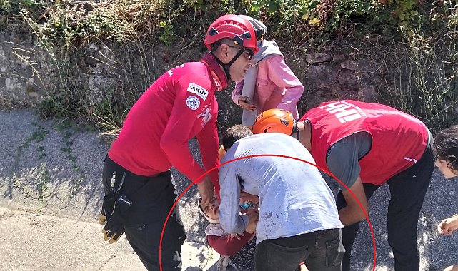 Kaybolan oğlunun bulunduğunu öğrenen anne sevinçten bayıldı