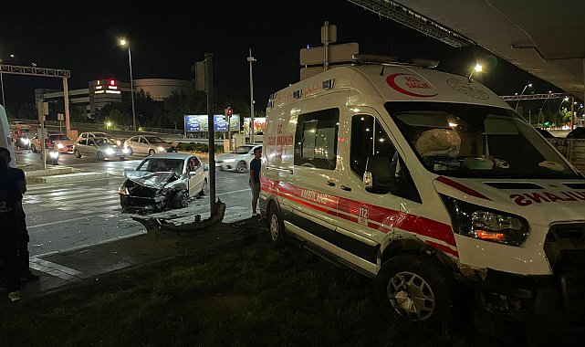Kayseri'de ambulans ile otomobil çarpıştı; 6 yaralı