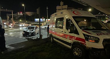 Kayseri'de ambulans ile otomobil çarpıştı; 6 yaralı