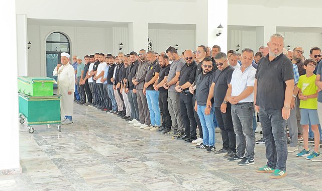 Kazada ölen 3 yaşındaki Elif, toprağa verildi