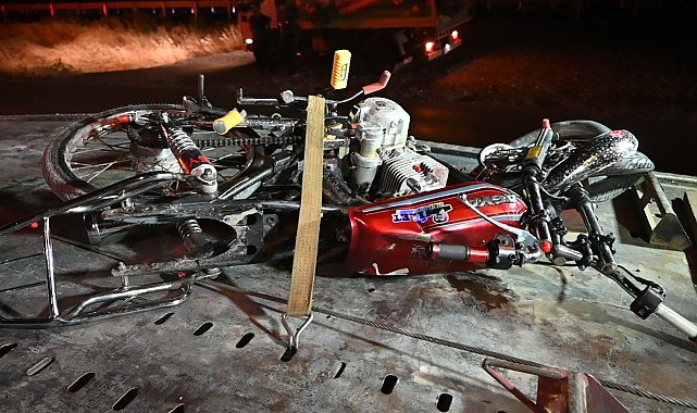 Kırıkkale'de motosiklet trafik levhasına çarptı: 2 yaralı