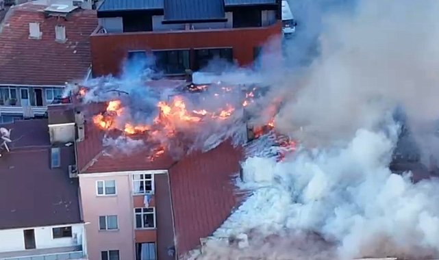 Kocaeli'de apartmanın çatısı yandı