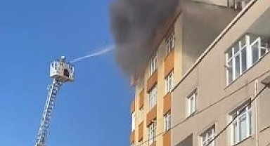 Küçükçekmece'de 6 katlı binada çıkan yangın söndürüldü