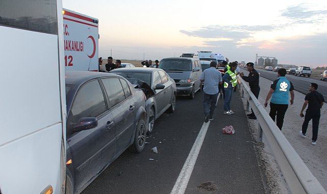 Kum fırtınasında zincirleme kaza; 16 yaralı