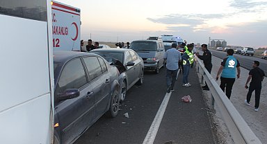 Kum fırtınasında zincirleme kaza; 16 yaralı