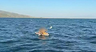 Kürek sörfü yaparken denizde sürüklenen 2 kişi kurtarıldı