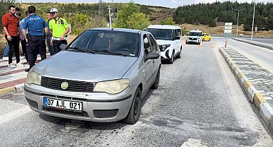 Kütahya'da taksicilerin yakalattığı korsan taksiciye 100 bin lira ceza