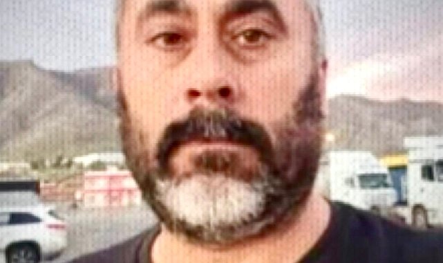 Lastiği patlayan TIR, önündeki TIR'a çarptı ; 1 ölü
