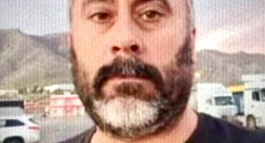 Lastiği patlayan TIR, önündeki TIR'a çarptı ; 1 ölü