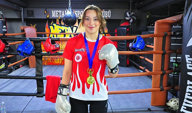 Lise arkadaşları sayesinde başladığı muay thai sporunda dünya şampiyonu oldu