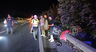 Manisa'da motosikletler çarpıştı: 1'i ağır 3 yaralı