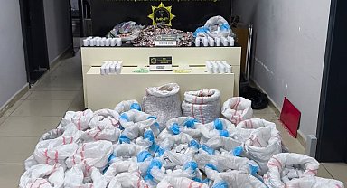 Minibüsten çıkan binlerce hapa 2 tutuklama