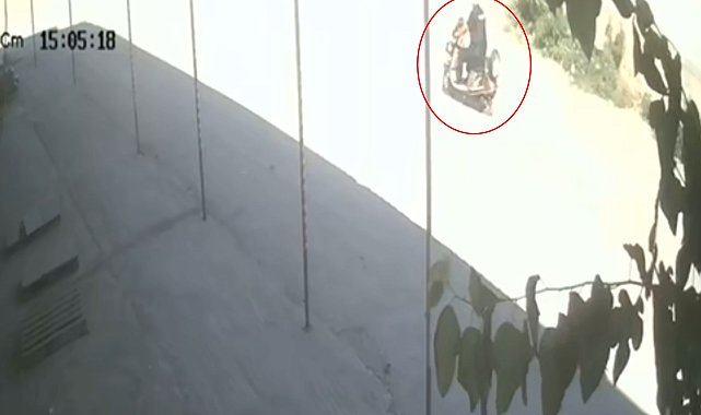 Motosikletlerin çarpıştığı kaza kamerada: 1'i ağır, 2 yaralı
