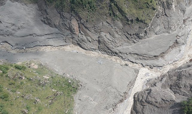 Nepal'de çığ düştü: 10 kişi kayıp