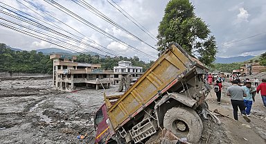 Nepal'deki selde can kaybı 1252'ye yükseldi