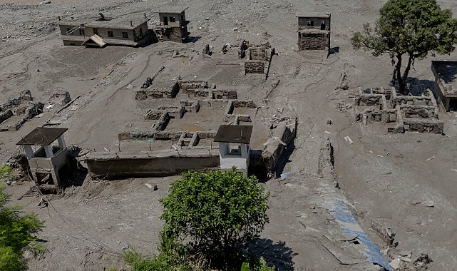 Nepal'deki selde can kaybı 1344'e yükseldi