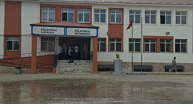Öğrenci, okula tüfekle geldi