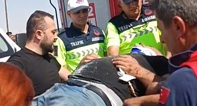 Otomobil, TIR'a arkadan çarptı: 2 yaralı