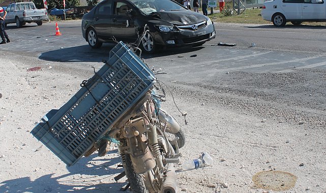 Otomobilin çarptığı motosikletin sürücüsü öldü