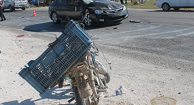 Otomobilin çarptığı motosikletin sürücüsü öldü