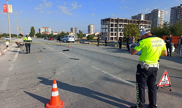 Otomobille çarpışan elektrikli bisikletin sürücüsü liseli ağır yaralandı