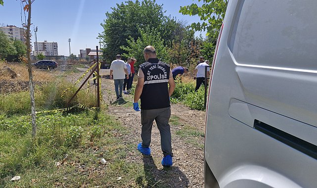 Otomobille takip eden husumetlisi tarafından tabancayla vurularak öldürüldü