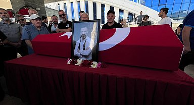 Oyuncu Serhat Kılıç, Ankara'da son yolculuğuna uğurlandı