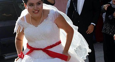 Özel gereksinimli Esmanur'un gelinlik giyme hayali gerçek oldu