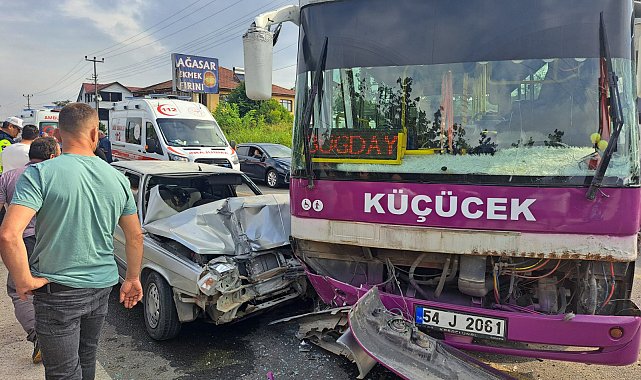 Özel halk otobüsü ile otomobil kafa kafaya çarpıştı: 5 yaralı