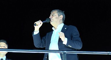 Özgür Özel Üsküdar'da konuştu