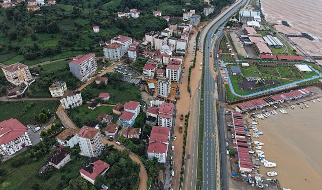 Rize'de sağanak, sel ve taşkınlara yol açtı
